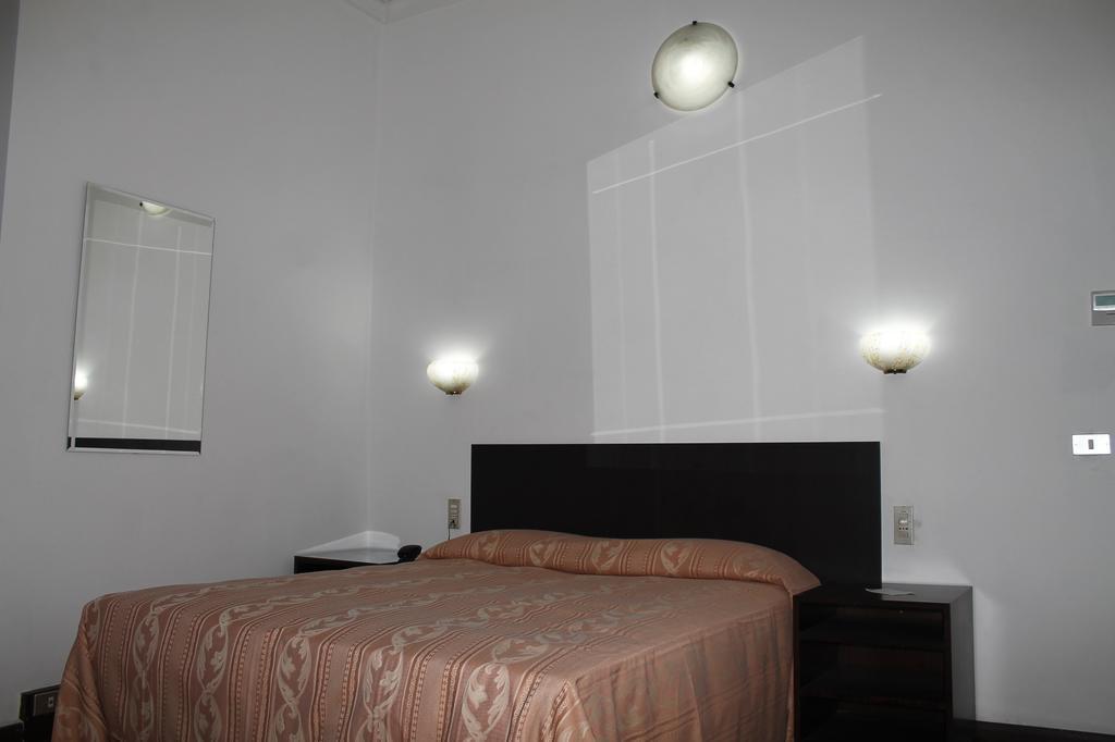 Hotel Luisa Milano Værelse billede