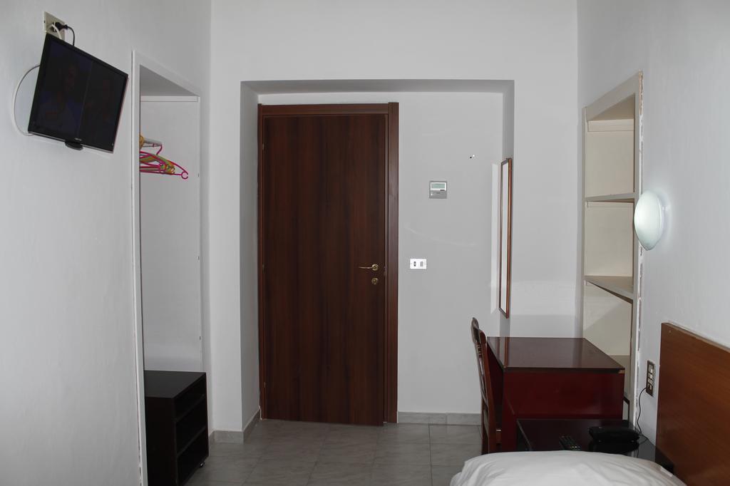 Hotel Luisa Milano Værelse billede